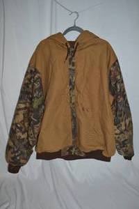 lot 152 image: Canvas with Camo work Jacket