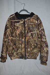lot 155 image: Gander MTN Duck Hunting Jacket