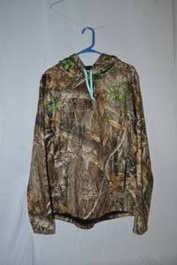 lot 161 image: Realtree Hunting Sweatshirt