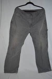 lot 177 image: Dickie Jeans