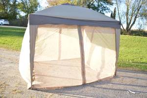 lot 4 image: Screened in Gazebo