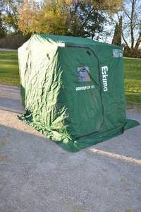 lot 7 image: Eskimo Portable Ice Fishing house