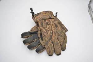 lot 185 image: Gamehide Hunting Winter Gloves