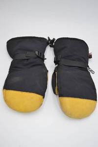 lot 188 image: Winter Mittens