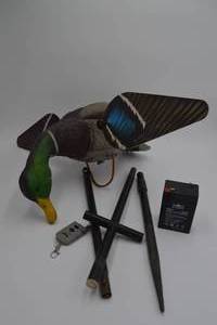 lot 201 image: Lucky Duck Decoy Duck Caller