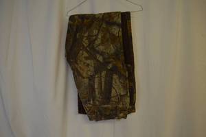 lot 335 image: Wrangler Camo Pants
