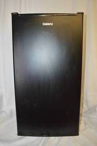 lot 24 image: Galanz Mini Fridge