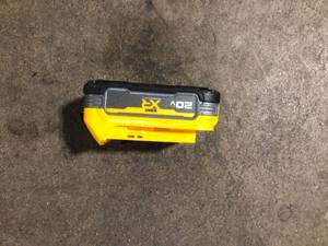lot 62 image: DEWALT 20V MAX XR POWERSTACK Compact Lithium-Ion 1.7Ah Battery  Customer Returns See Pictures