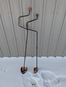lot 35 image: Lot of 2 hand ice augers (Vintage)