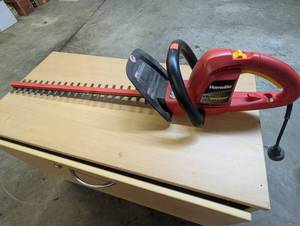 lot 62 image: Homelite Hedge Trimmer