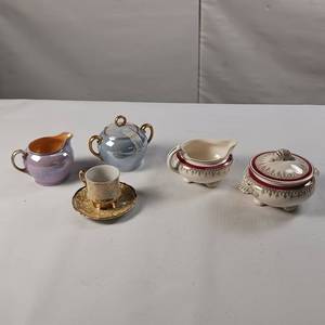 lot 39 image: Made in USA � Beautiful Creamer Set without flaws