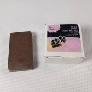 lot 47 image: Bead Landing Brand Disk Cutter for 18 gauge metal sheets � punch sizes 25 22 19 15.8 12.5 mm NIB