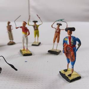 lot 91 image: 15 pc Rare Bull Fighting Set Miniature Clay and Wire Figures
