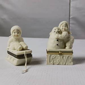 lot 102 image: Department #56 Snow Babies I Love You