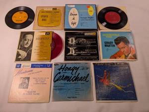 lot 16 image: Large Lot Violin Stravinsky Grady Martin � Silent groove to improve the molding of your pressing (very collectible item) Dinner at Eight and more