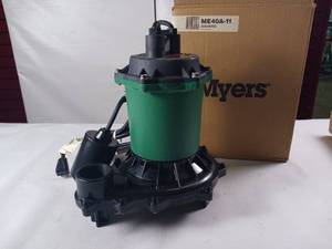 lot 137 image: New In Box Sump Pump - 12 Amps Myers -
