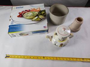 lot 139 image: Lot of Ceramics - Serving Platter NIB