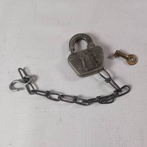 lot 150 image: Vintage Oversize Sioux Line Railroad Switch Collectible Kleine Elkhart Lock With Original Key