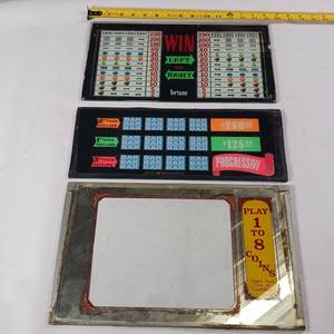 lot 163 image: Authentic Vintage Heavy Glass Slot Machine Glass