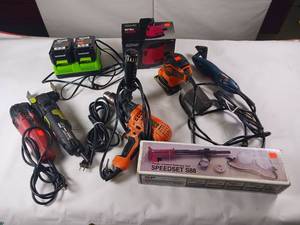 lot 186 image: Large Lot of power tools - rechargeable batteries - sanders - speedset - cutters