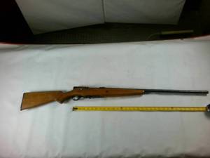 lot 3 image: 20 Gauge Revelation Model 325a  2 � Inch shells � Vintage -  Wooden stock 24 � inch barrel.