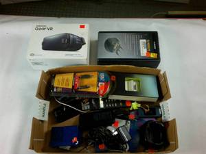 lot 261 image: Large Lot of Misc Electronics � Gminor for Electric Guitar Midi Programmer � VR Goggle