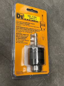 lot 29ZA image: DeWalt 38 (9.5 mm) Keyless Chuck for Impact Drivers DW0521 New