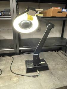 lot 34ZA image: Adjustable Magnifying Desk Lamp with Circular Fluorescent Light