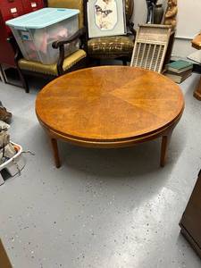 lot 8 image: Vintage Quality Lane Made Round Wood Coffee Table with Tapered Legs