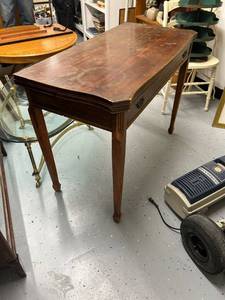 lot 10 image: Antique Drop-Leaf Console Table with Tapered Legs