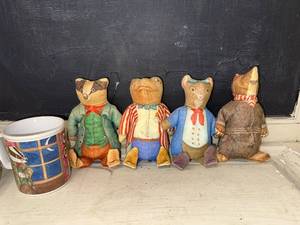 lot 155 image: Wind in the Willows Plush Character Set with Matching Mug