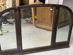 lot 173 image: Vintage Three-Panel Wooden Framed Mirror with Decorative Top