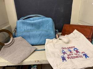 lot 175 image: Collection of 4 Vintage Handbags and Totes Including American Tourister and Leather Clutch