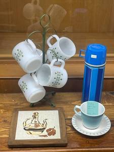 lot 254 image: Collection of Vintage Kitchenware Including Federal Glass Mugs, Italian Trivet, Shenango Cup and Saucer, and Blue Thermos