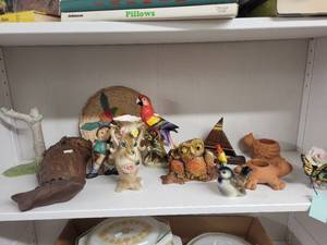 lot 320 image: Collection of Ceramic and Porcelain Animal Figurines and Decor