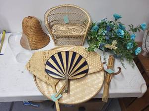 lot 322 image: Assorted Woven Basketry Decor Items, Hand Fan, and Floral Arrangement