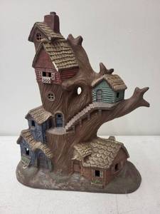 lot 376 image: 11-Inch Painted Resin Treehouse Fairy Garden Sculpture