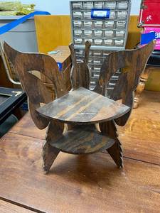 lot 38 image: Vintage Wooden Butterfly Tabletop Corner Shelf