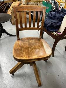 lot 48 image: Murphy 403 Vintage Wooden Office Swivel Chair