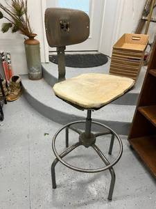 lot 69 image: Vintage Industrial Metal Drafting Stool with Adjustable Backrest