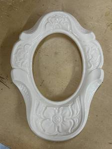lot 75 image: Ornate White Ceramic Picture Frame with Floral Motif