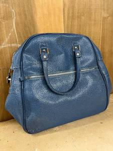 lot 86 image: Large Blue Textured Handbag with Zippered Pocket