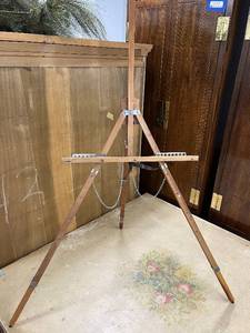 lot 87 image: Vintage Wooden Artist Easel with Adjustable Stand