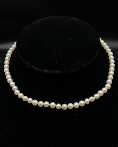 lot 35 image: 5mm Cultured Akoya Pearl Single Strand Choker Necklace