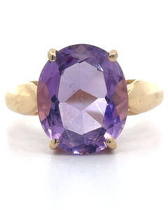 lot 90 image: Oval Natural Amethyst Solitaire Estate Ring in 14k Yellow Gold VIDEO