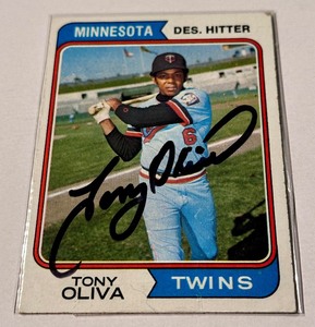 lot 9A image: Tony Oliva Signed 1974 Topps #190 Vintage Minnesota Twins Baseball Card