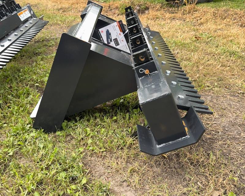 lot 4209 image: Wolverine Skid Steer Ripper (RPR-12-72W)