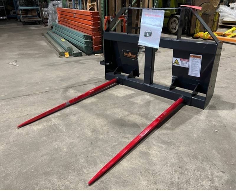 lot 4060 image: Landhonor Skid Steer Bale Spear (BS-12-2500G)