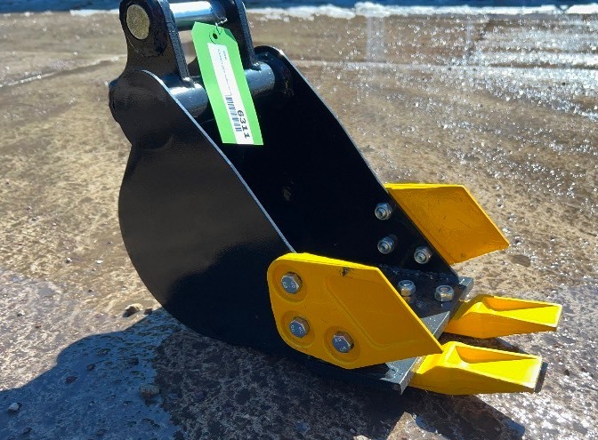 SDLANCH 20CM Toothed Bucket for Mini Excavator