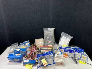 lot 10093 image: Large Lot of Assorted Lighting